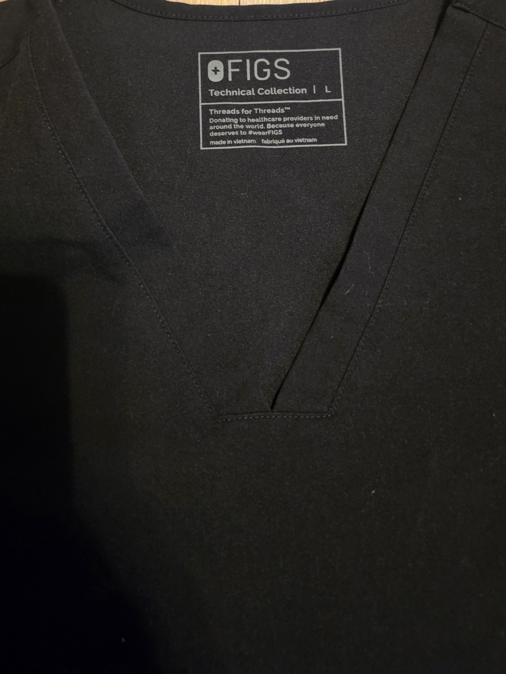 FIGS Black Scrub Top Po#1926 - Picture 3 of 3